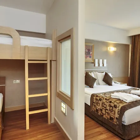 Sunis Kumkoey & Сиде