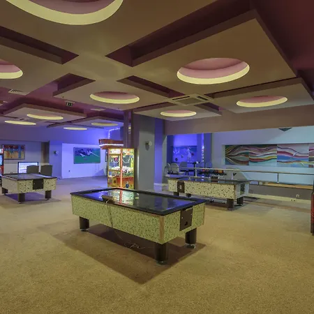 Sunis Kumkoey & Сиде